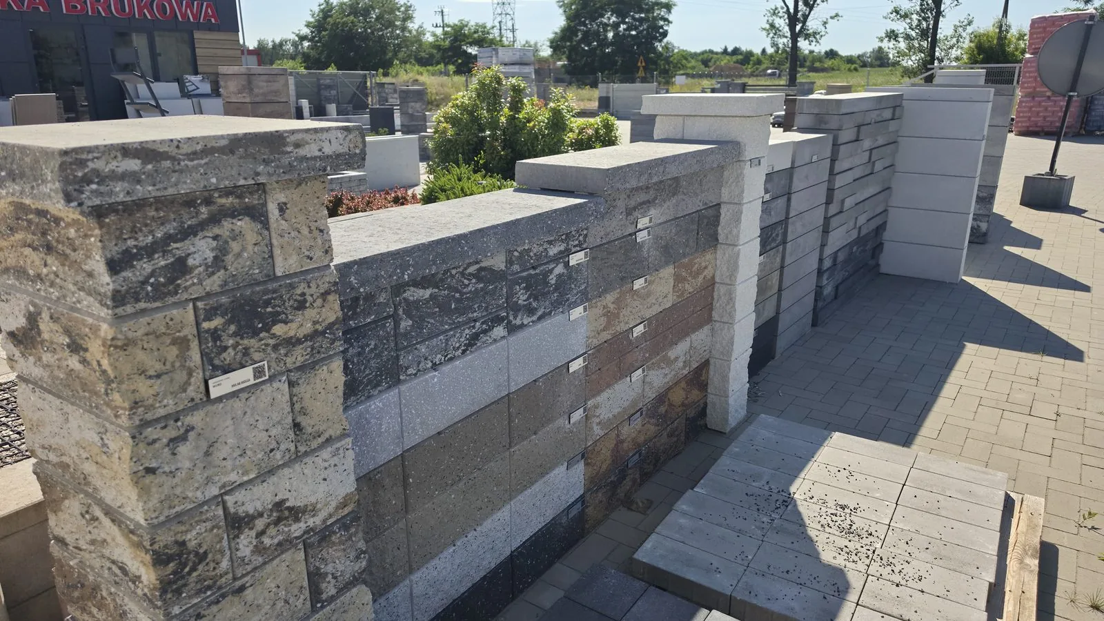 Ogrodzenia i elementy betonowe - ekspozycja ABruk
